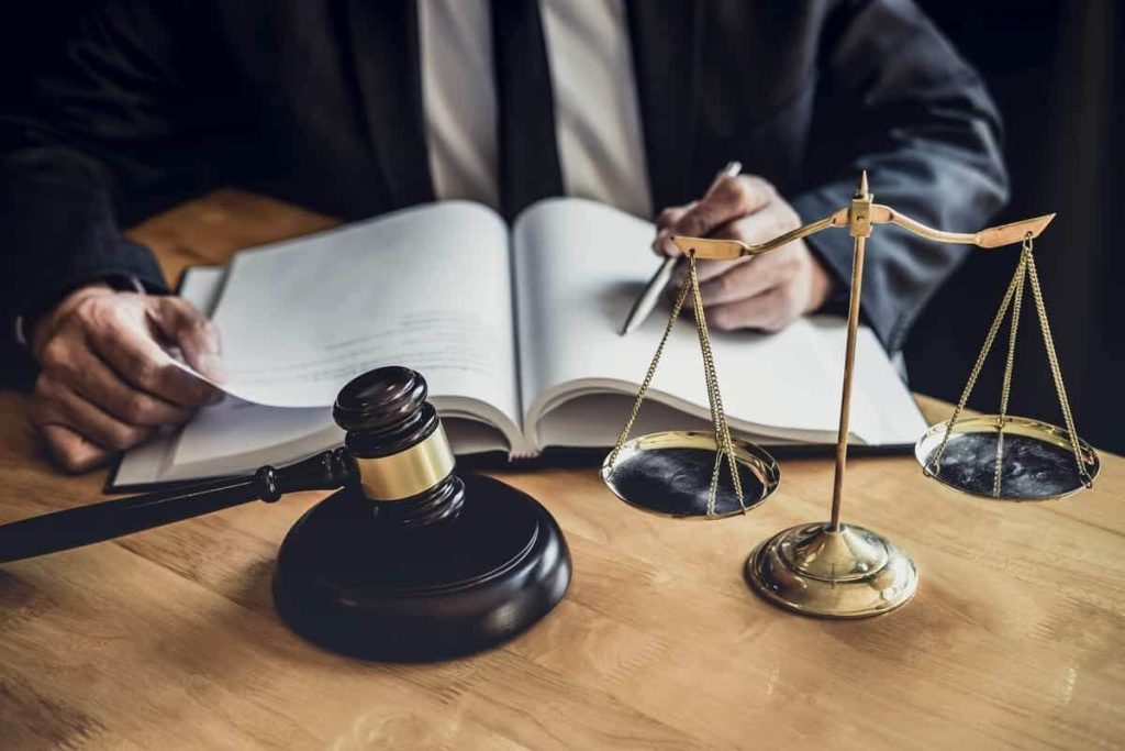 Contabilidade para advogados com gestão tributária e financeira especializada