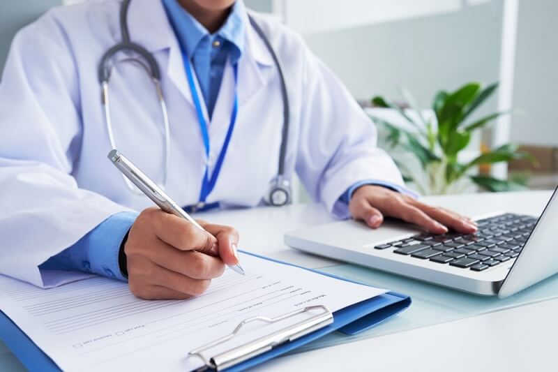 Contabilidade para médicos com gestão financeira e tributária especializada